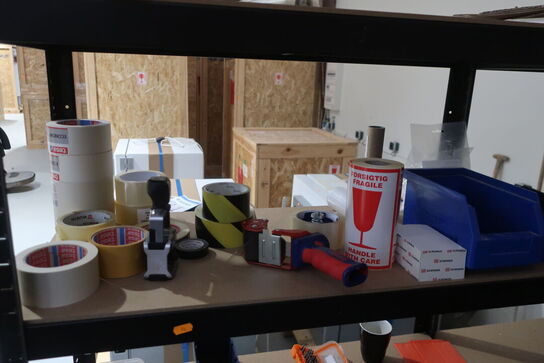 2 stk. lagerreoler med div. Værktøj m.m.