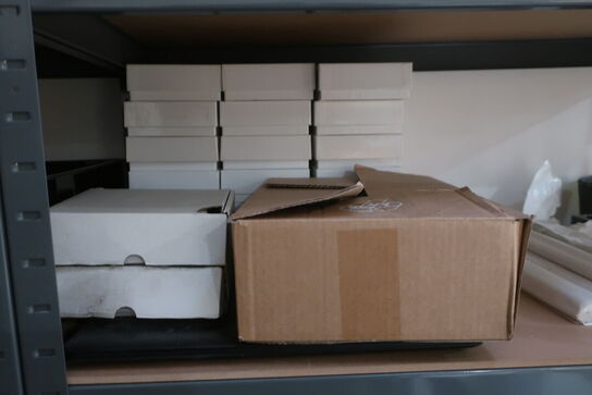 3 stk. lagerreoler med indhold