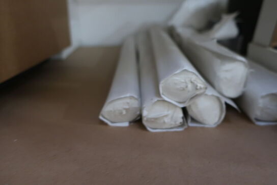 3 stk. lagerreoler med indhold