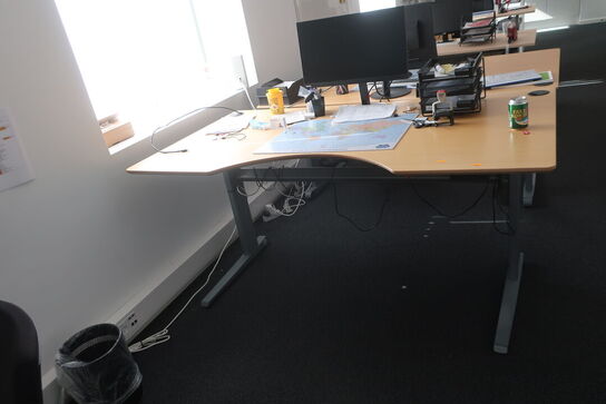 El. hæve/sænke skrivebord med indhold