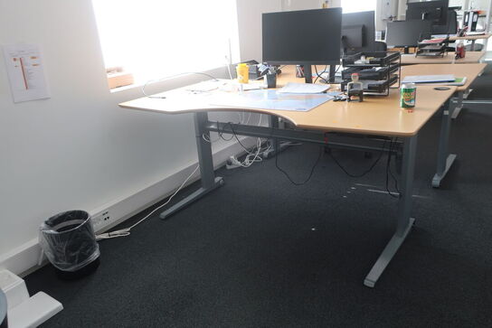 El. hæve/sænke skrivebord med indhold