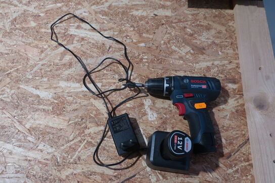 Akku bore/skruemaskine BOSCH med 2 stk. batterier og lader