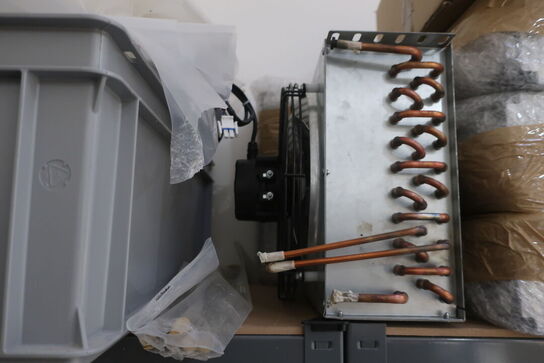 3 stk. lagerreoler med indhold