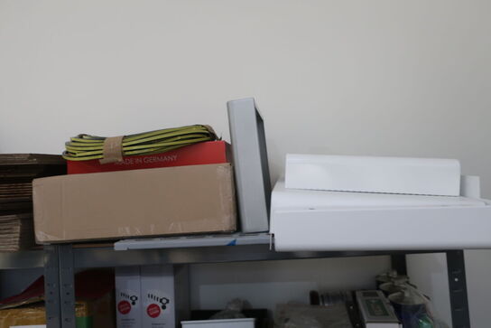 3 stk. lagerreoler med indhold