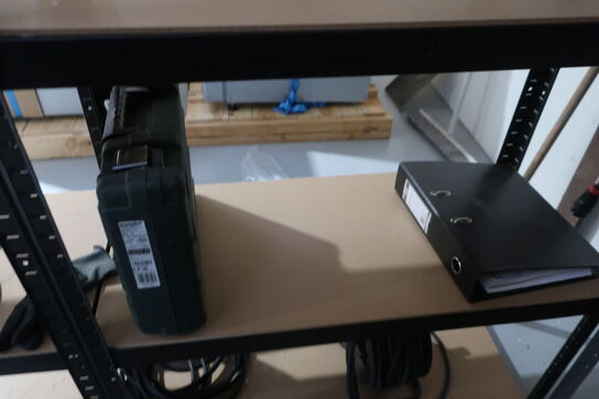 2 stk. lagerreoler med div. Værktøj m.m.