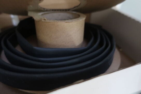 3 stk. lagerreoler med indhold