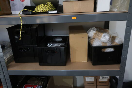 3 stk. lagerreoler med indhold