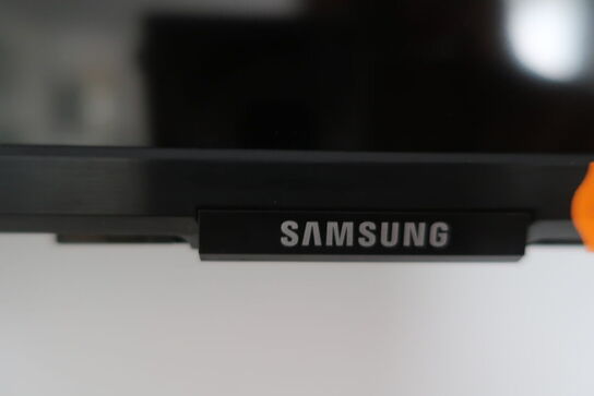 Fjernsyn SAMSUNG med fjernbetjening