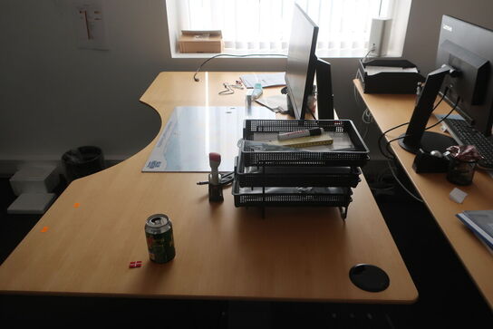 El. hæve/sænke skrivebord med indhold