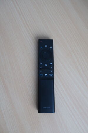 Fjernsyn SAMSUNG med fjernbetjening