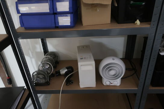 3 stk. lagerreoler med indhold