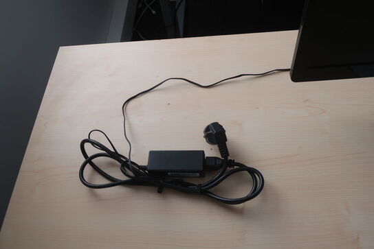 El. hæve/sænke skrivebord med indhold