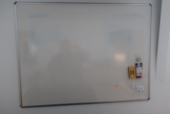 El. hæve/sænke skrivebord med indhold