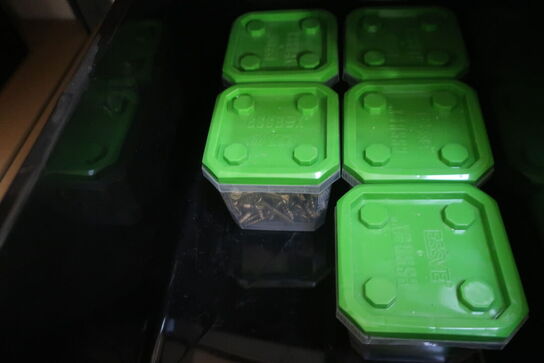 3 stk. lagerreoler med indhold