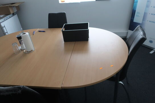 Mødebord med 5 stk. stole