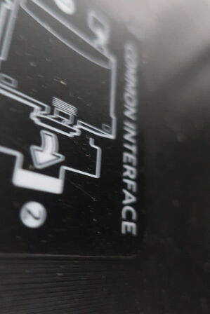 Fjernsyn SAMSUNG med fjernbetjening