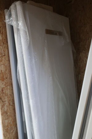 Kasse med div. Låger/døre