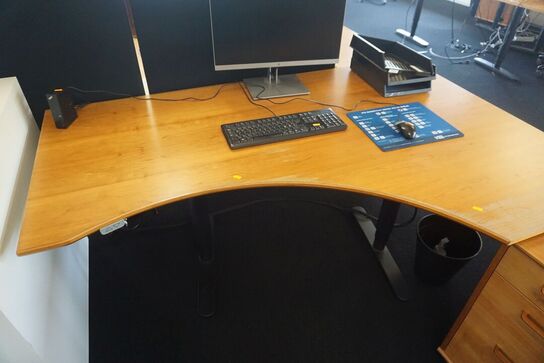 Hæve/sænkebord inkl. stol & kontorskab