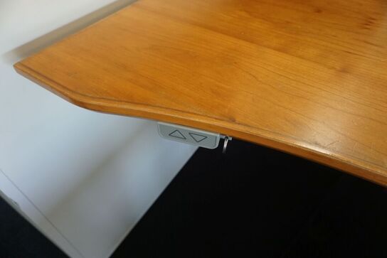 Hæve/sænkebord inkl. stol & kontorskab