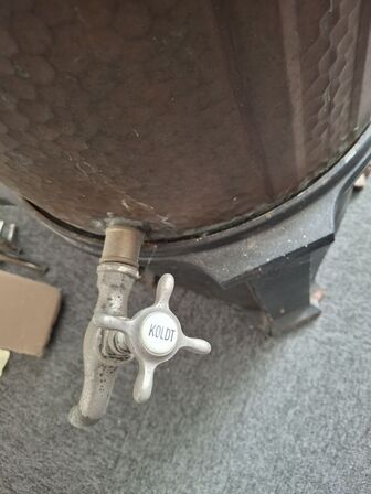 Antik Kobber kedelbruser med brændefyret vandopvarming. STRØMBERG