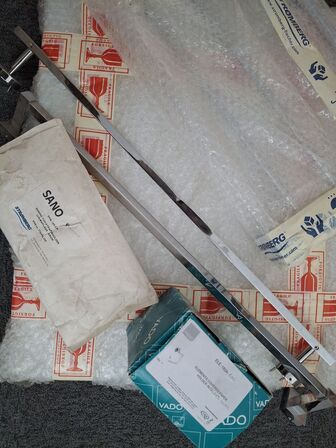 Tilbehør – håndklædeholdere og toiletpapirholdere. STRØMBERG