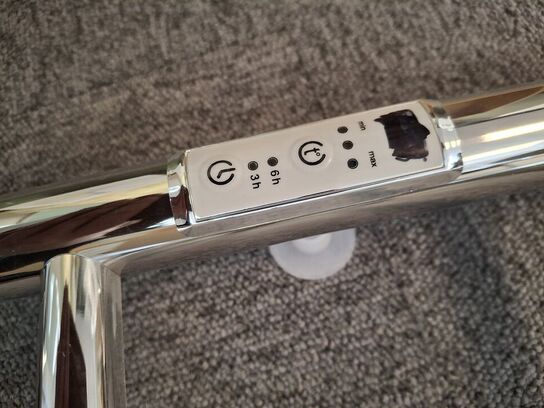 Elektrisk håndklædetørrer med stikkontakt  STRØMBERG