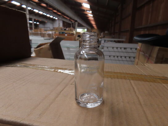 Palle med diverse glasflasker til soya