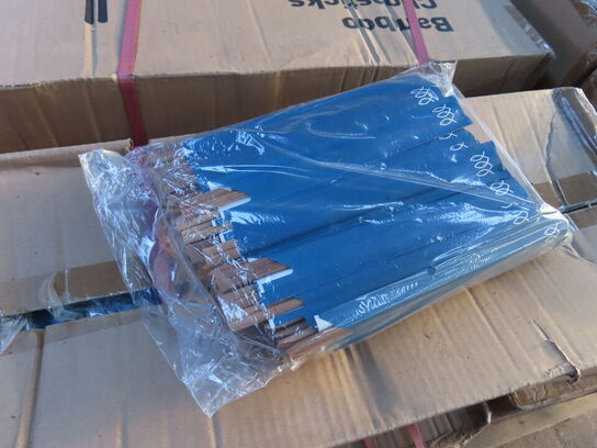 Palle med diverse chopsticks