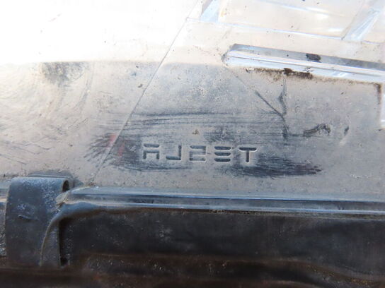 Bagklap TESLA MODEL Y samt venstre forlygte