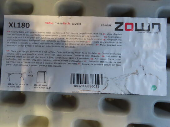 2 stk foldeborde, trapstige og 2 stk skilte