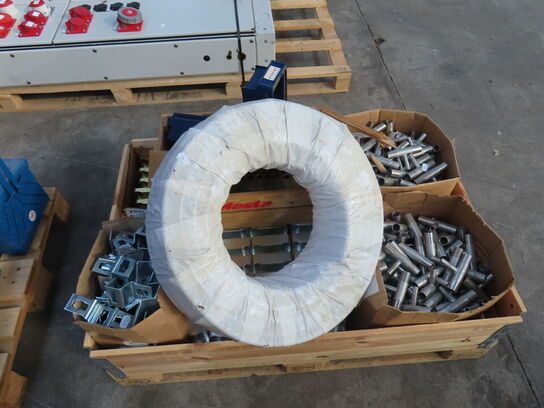 Palle med diverse alu-/stålprofiler