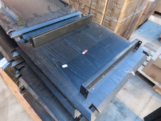 Ca. 17 stk cafeborde med ben