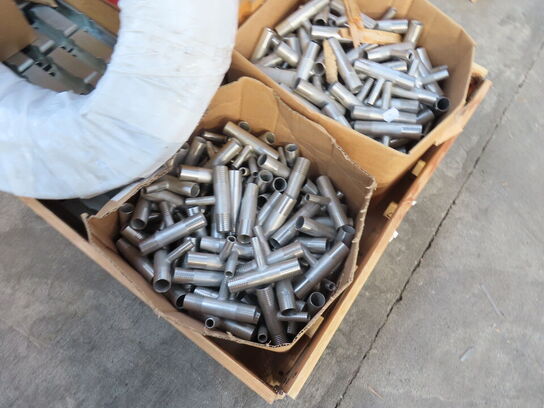 Palle med diverse alu-/stålprofiler