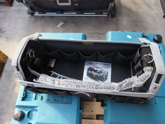 2 stk vandbeholder MAKITA samt 1 stk værktøjskasser RAACO