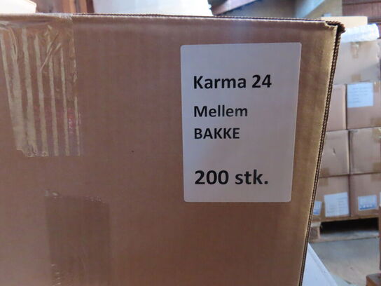 Palle med diverse indpakningskasser