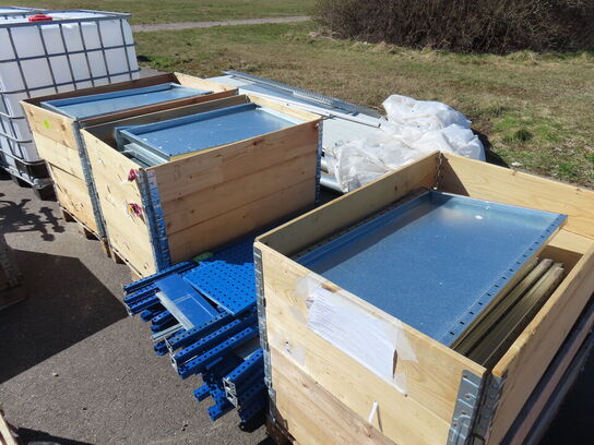 4 stk paller med diverse dele til reolsystem