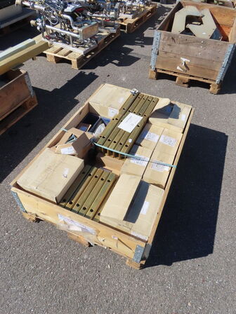 Diverse bolte samt metaldele