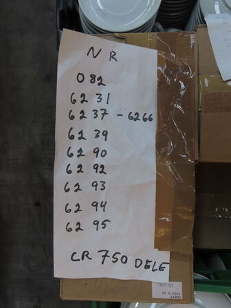 Ca 750 dele af tallerkener, kopper mv. ROYAL COPENHAGEN