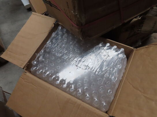 Palle med diverse chopstick og små skåle mv.