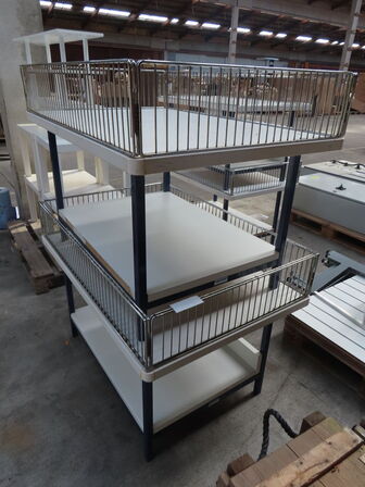 2 stk udstillingsreol