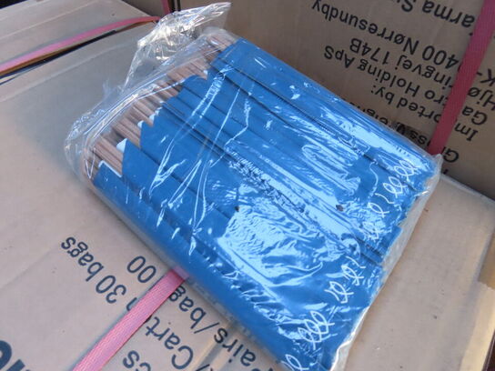 Palle med diverse chopsticks