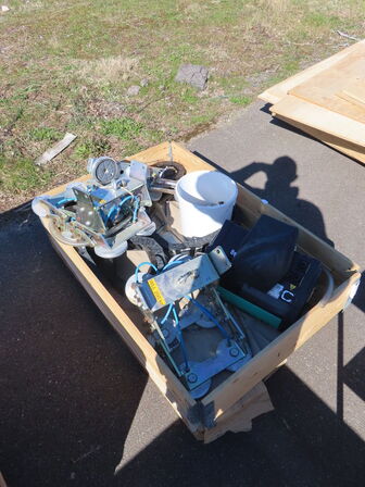 Palle med kædetajle samt sugekopper mv.