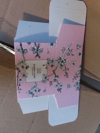 Palle med diverse indpakningskasser