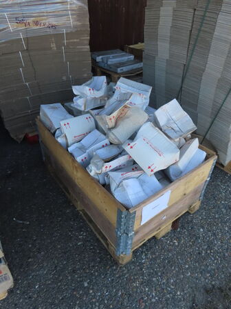 Palle med diverse creme til dispensere