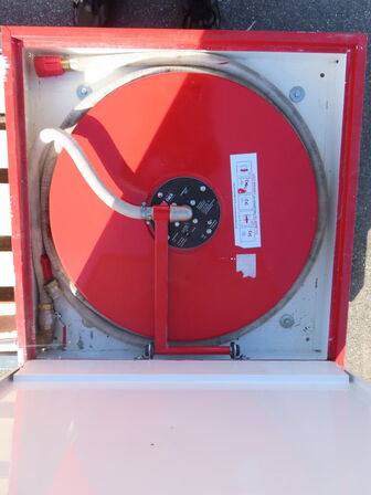 Branskab inkl brandslange 