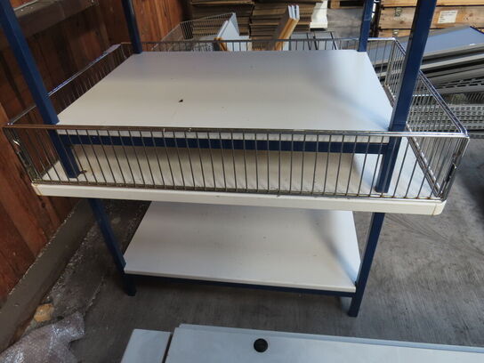 2 stk udstillingsreol