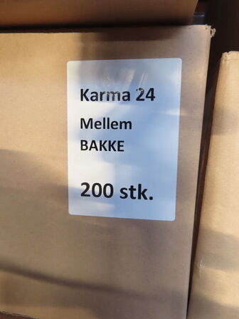 Palle med diverse indpakningskasser