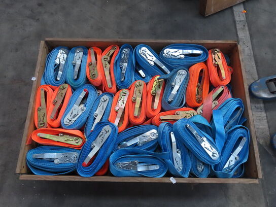 Palle med diverse stropper