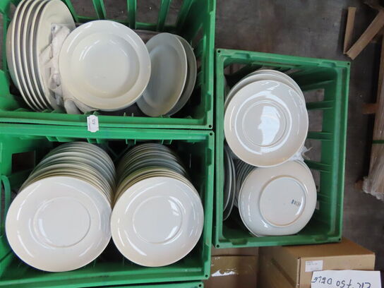 Ca 750 dele af tallerkener, kopper mv. ROYAL COPENHAGEN