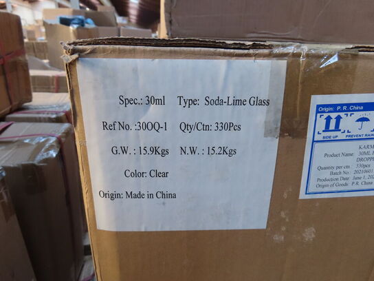 Palle med diverse glasflasker til soya